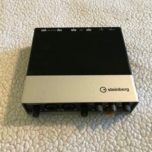 Steinberg UR22 USB Audio Interface 24-bit/192kHzD-PREMIDI 2-Channel Silver Black